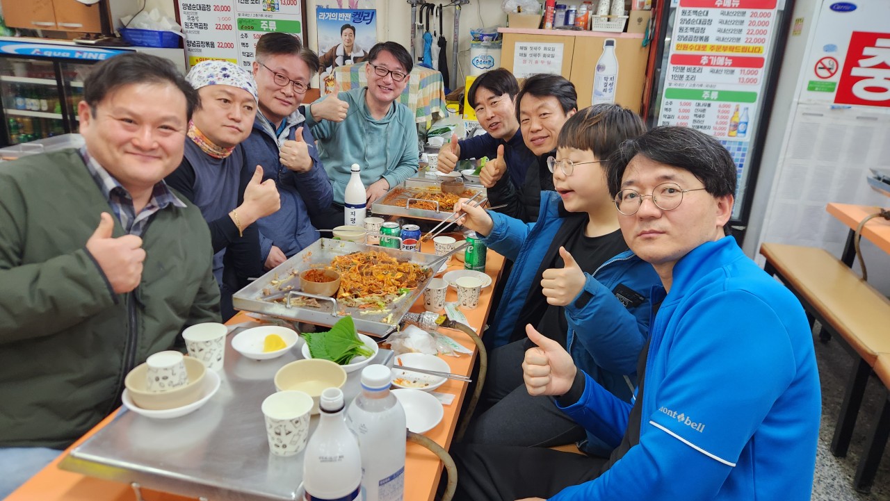 우정 달린다, 순대크루의 아침